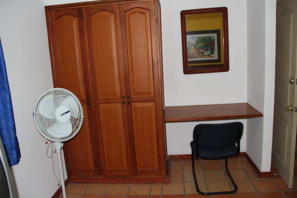Hotel Castillo Real Armênia Quarto foto